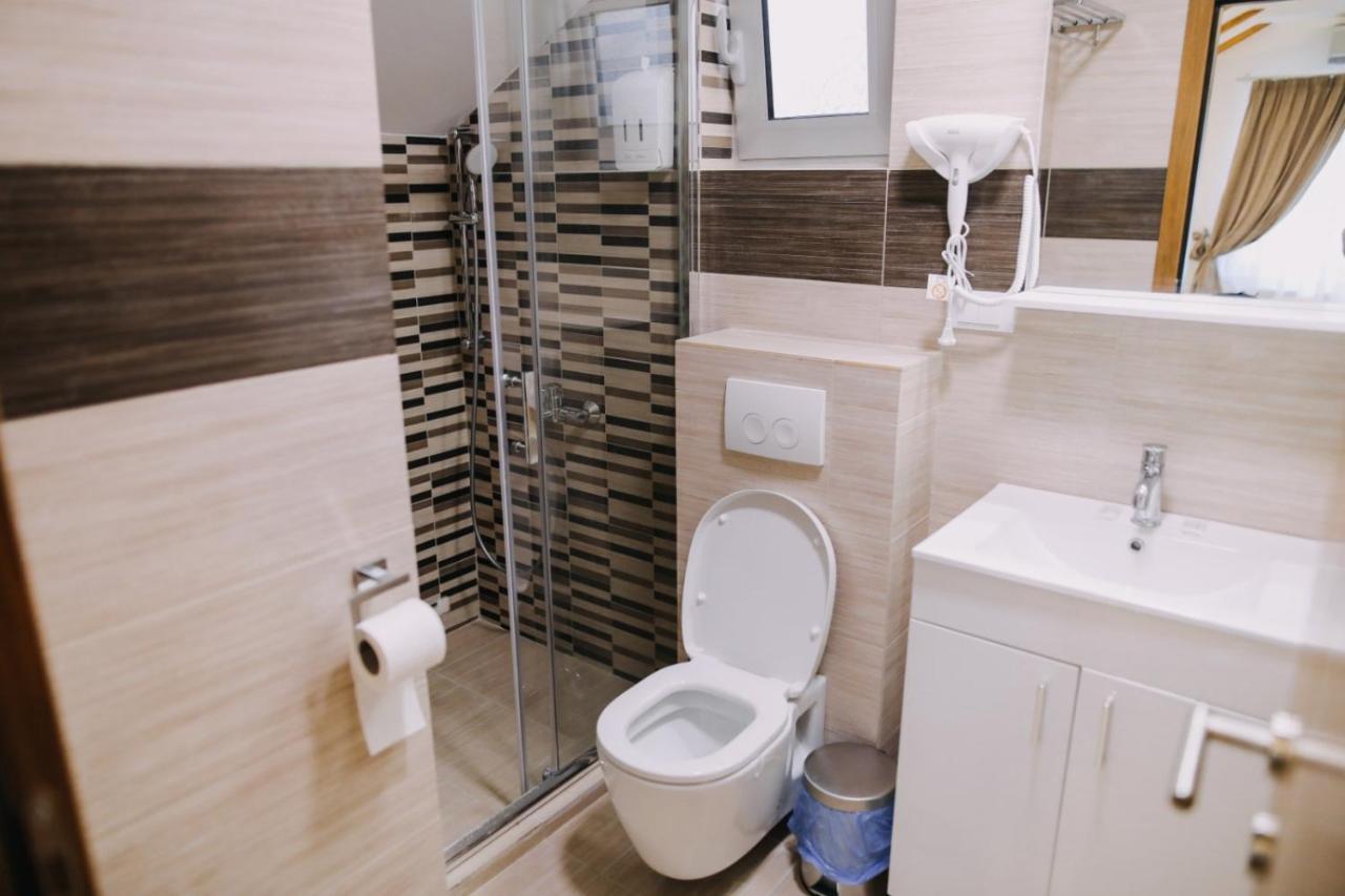 Prima Lux Apartments & Studio Nis Luaran gambar