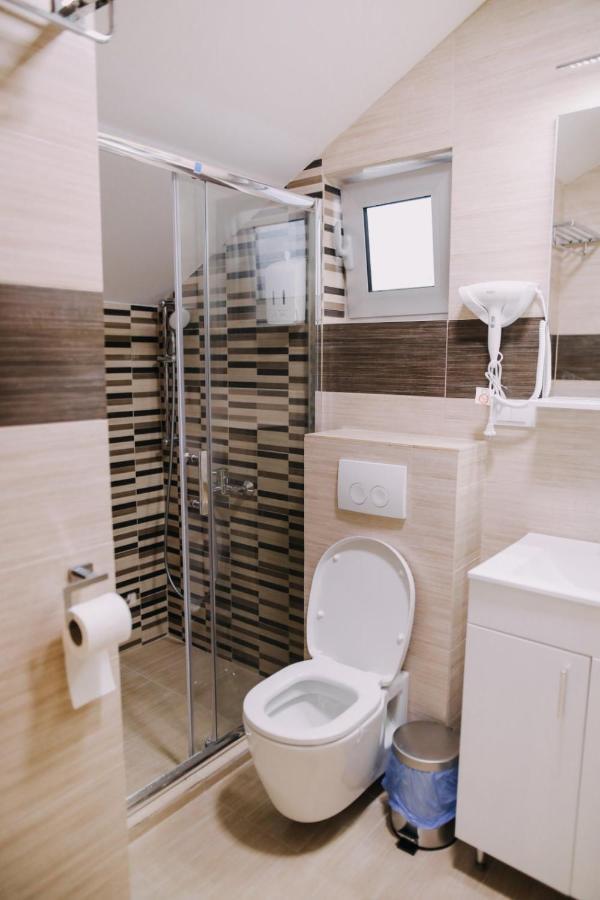 Prima Lux Apartments & Studio Nis Luaran gambar
